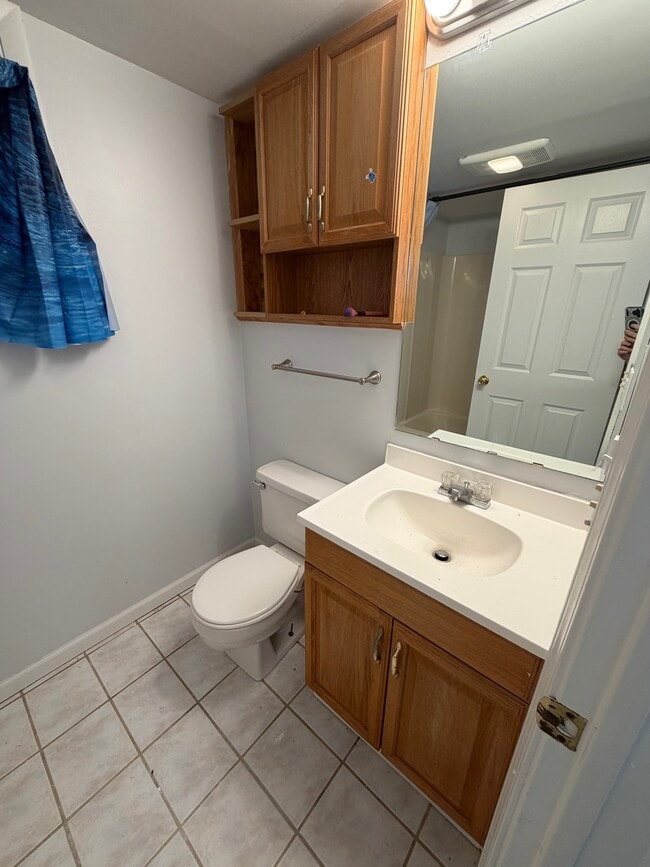 Building Photo - 618 Christopher St