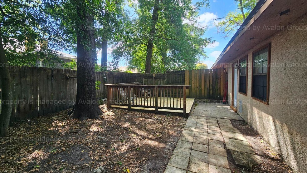 Building Photo - 3545 Villa Pl