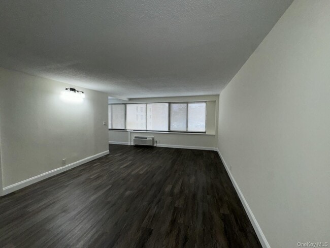 Building Photo - 15 Stewart Pl