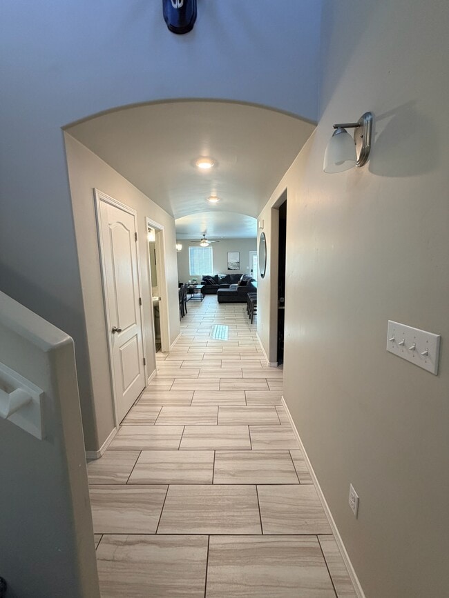 Building Photo - 1418 Santa Thomas St