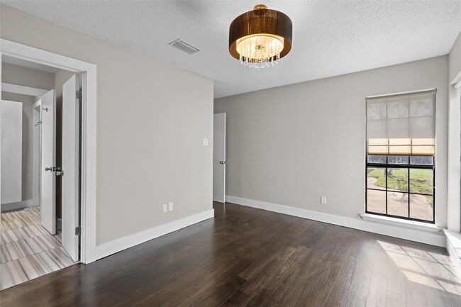 Building Photo - 1106 San Augustine Dr