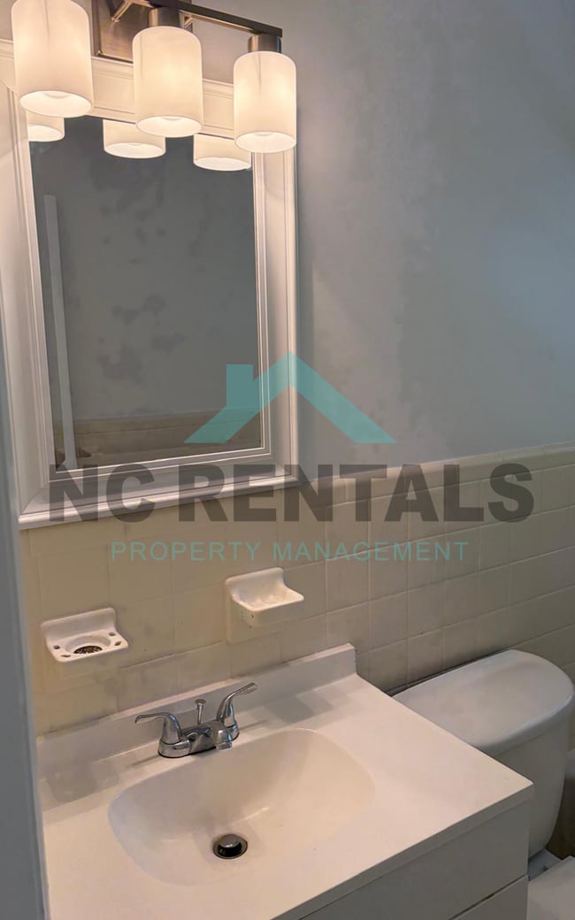 Building Photo - 129 Rocky Knoll Cir