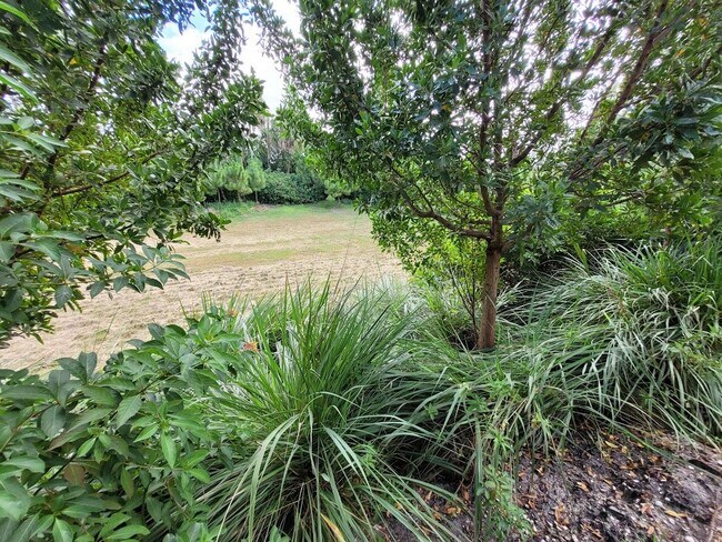 Building Photo - 6812 Pointe of Woods Dr