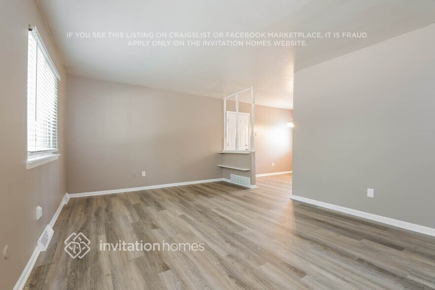 Building Photo - 10507 W 107th Ave