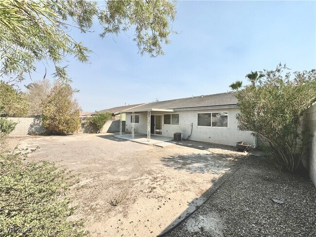 Building Photo - 2024 Fountain Valley Way