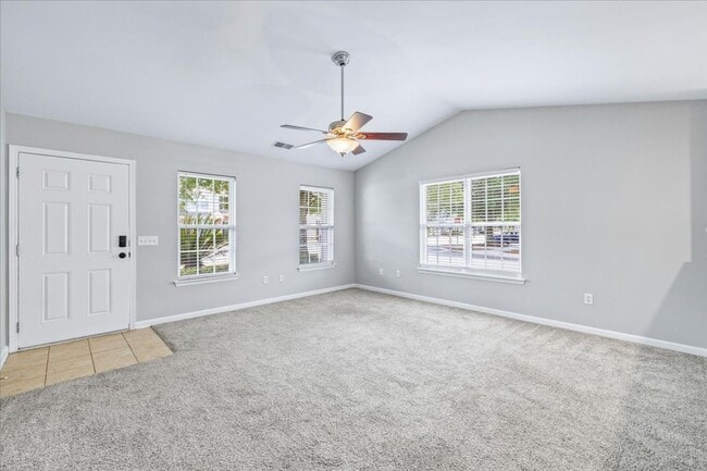 Building Photo - Cute, Convenient Townhome!