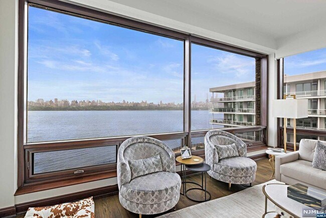 Building Photo - 9 Somerset Ln