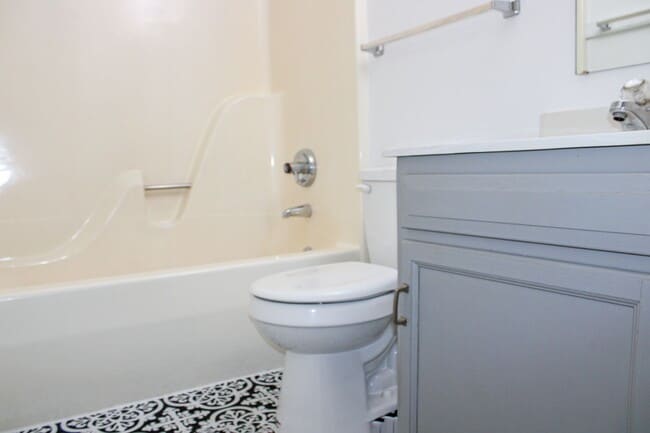 Building Photo - 42 Waterwheel Dr