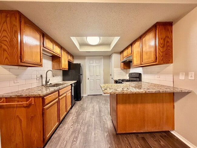 Building Photo - 10802 E 101st St N