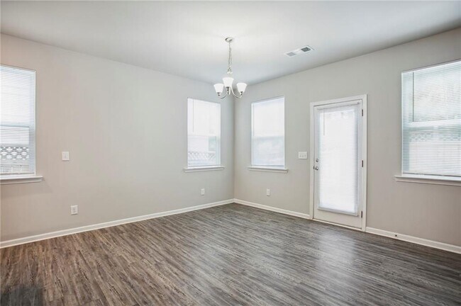 Building Photo - 212 Ridge Valley Dr