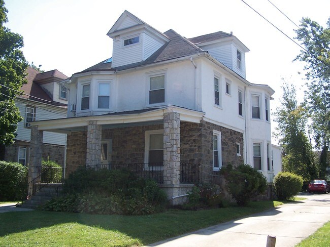 Primary Photo - 704 14th Ave