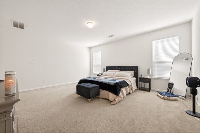 Building Photo - 28423 Aubrey Orchard Ln