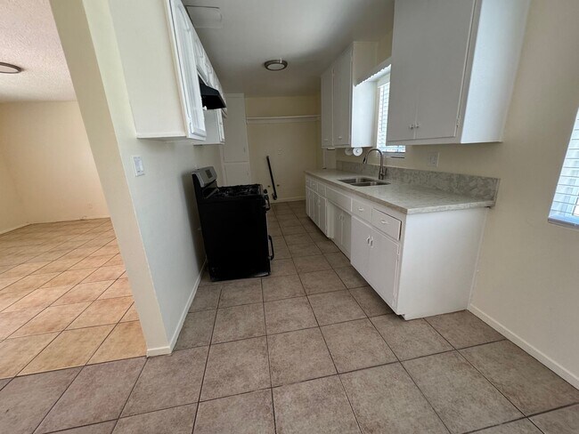 Building Photo - 539-541 E 220th Street