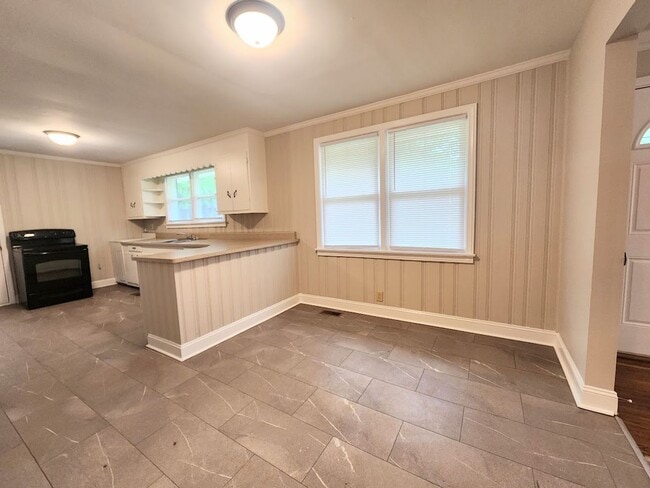 Building Photo - 3 Bedroom 1 Bath Brick Home - West Pelzer