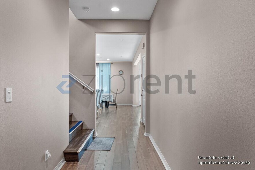 Building Photo - 2409 Via Alicante