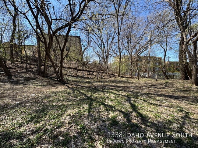 Building Photo - 1338 Idaho Ave S