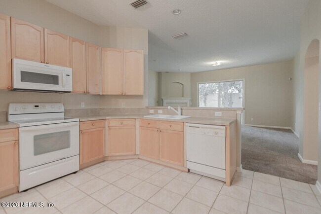 Building Photo - 684 Sid Dr