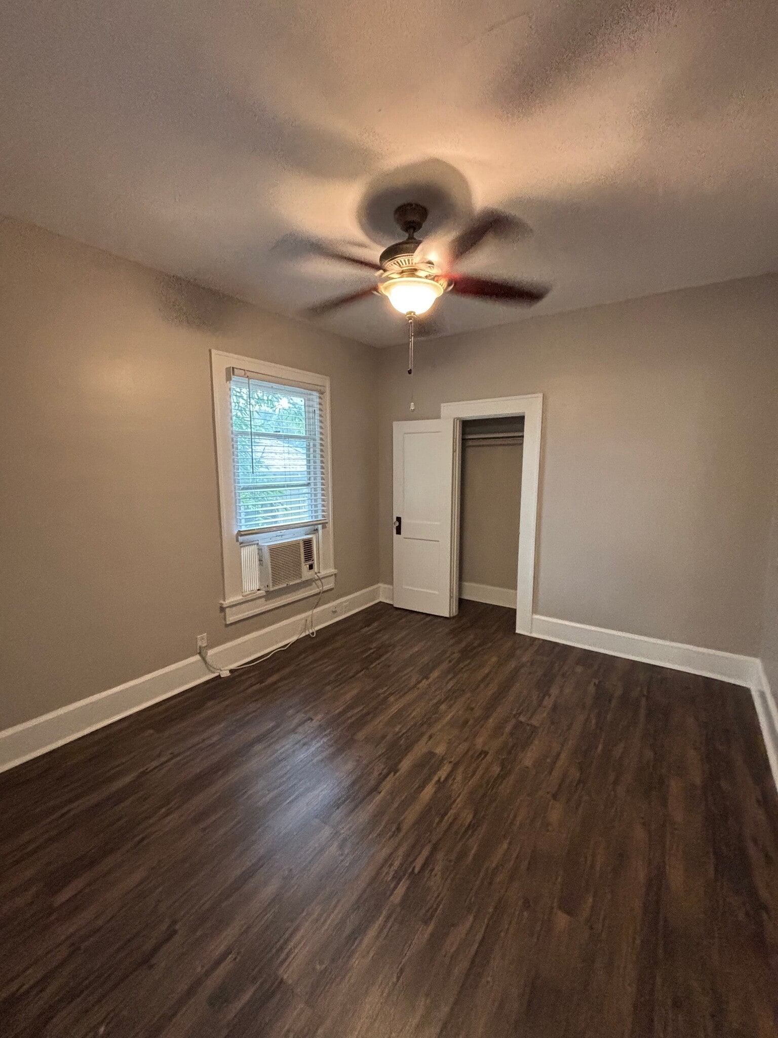 Building Photo - 1 Bed/1 Bath - Unit 4