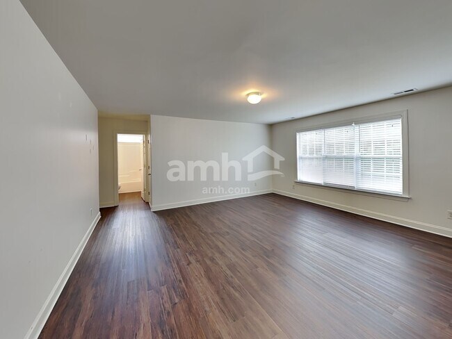 Building Photo - 2016 Sentinel Dr