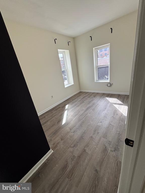 Building Photo - 444 Bridge St