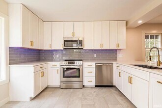 Building Photo - Complete Eastside Renovation - 4BR/4BA Lar...