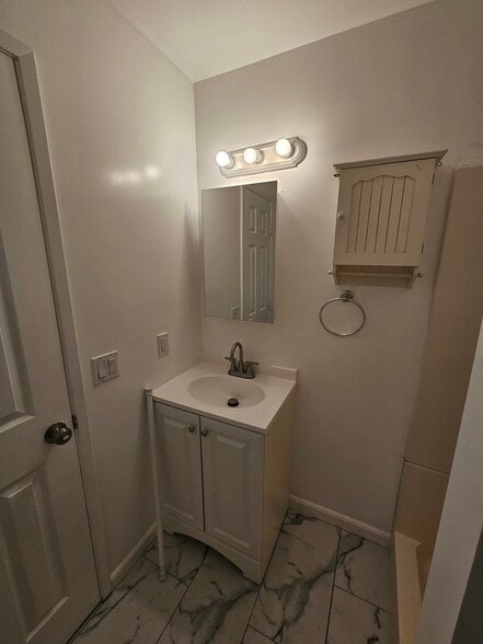 Building Photo - 837 Via Juanita