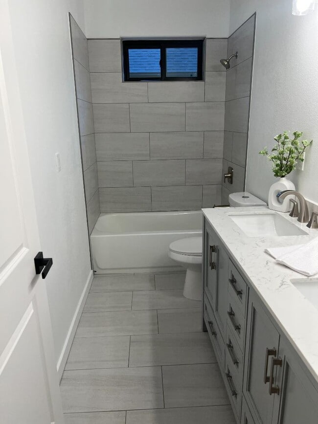 Building Photo - 3317 Fir Ave