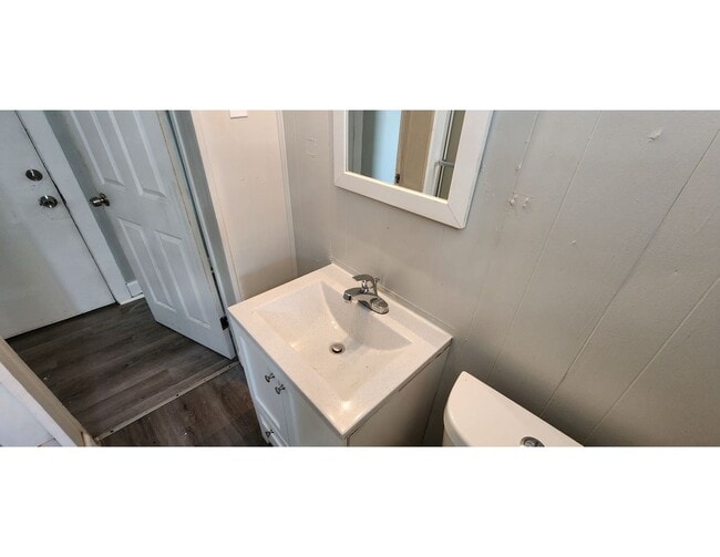 Building Photo - Alice St Triplex