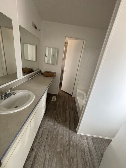 Building Photo - 4098 E White Water Dr