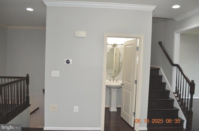 Building Photo - 23671 Sailfish Square