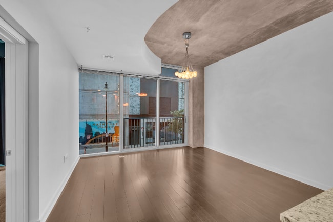 Building Photo - 301 Demonbreun St