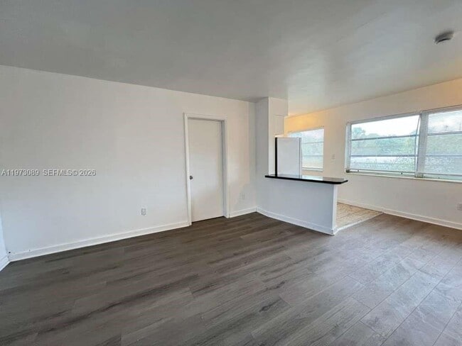 Building Photo - 17031 NE 21st Ave