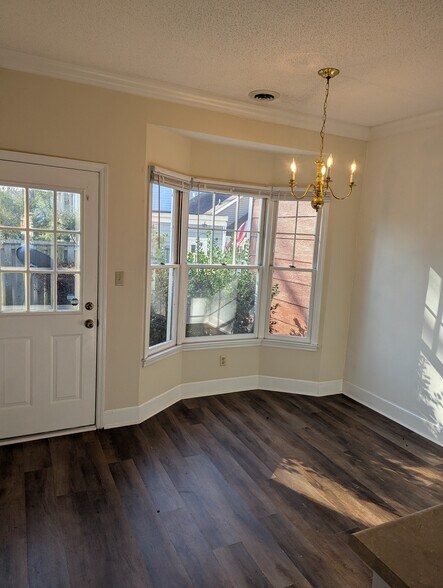 Building Photo - 215 Woodburn Club Ln