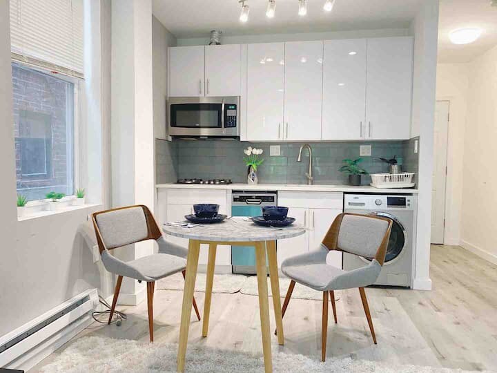 Primary Photo - 2402 Spruce St