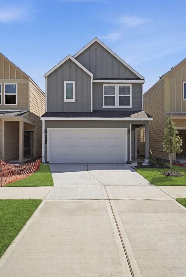 Building Photo - 963 Mansfield St