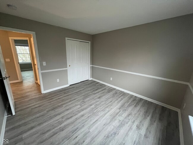 Building Photo - 344 W Columbine Ln