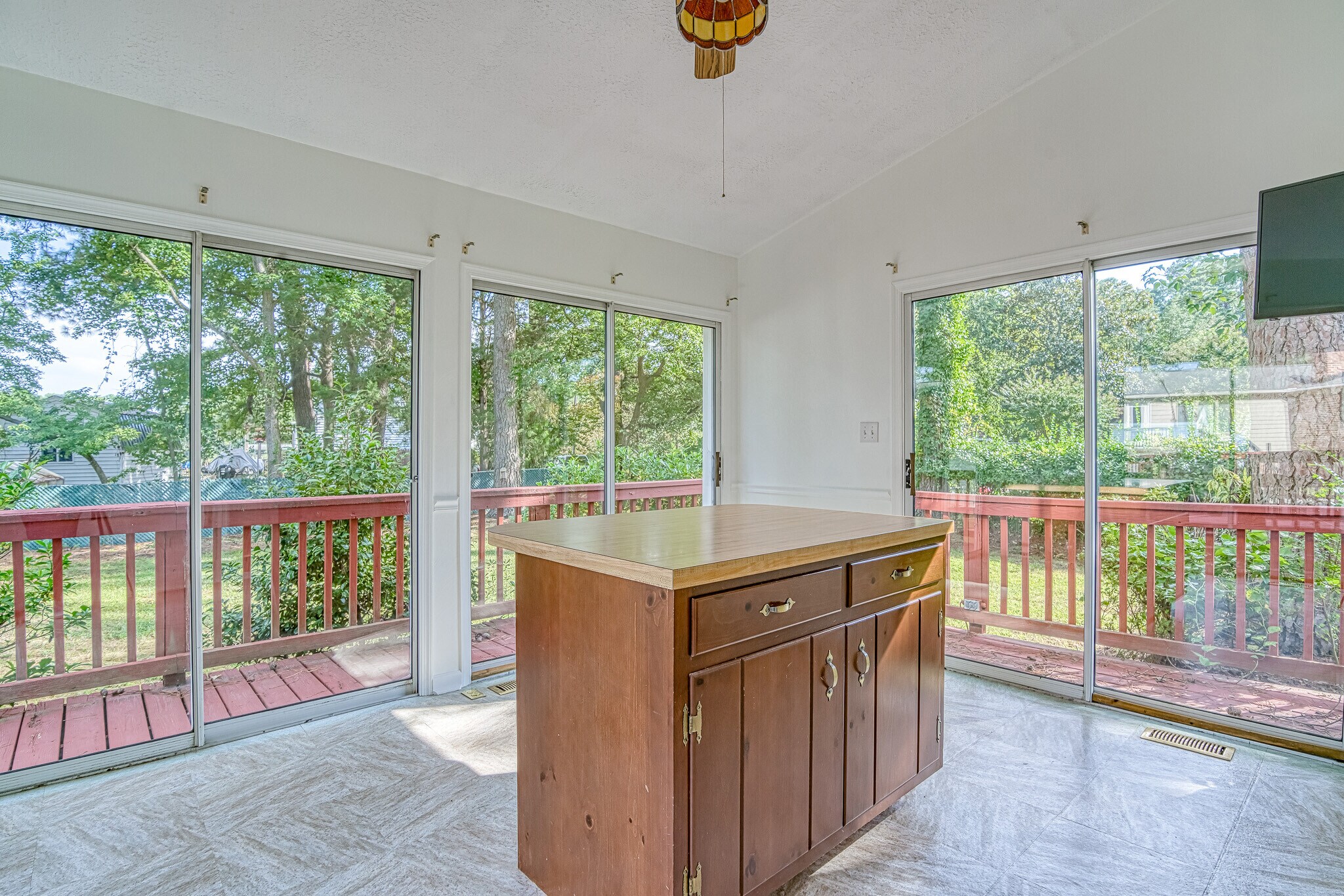 Building Photo - 21 Bayview Dr