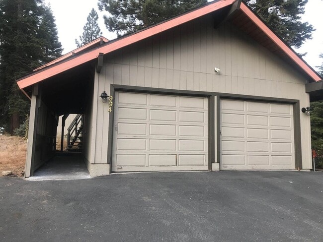 Building Photo - Fully Furnished Incline Home