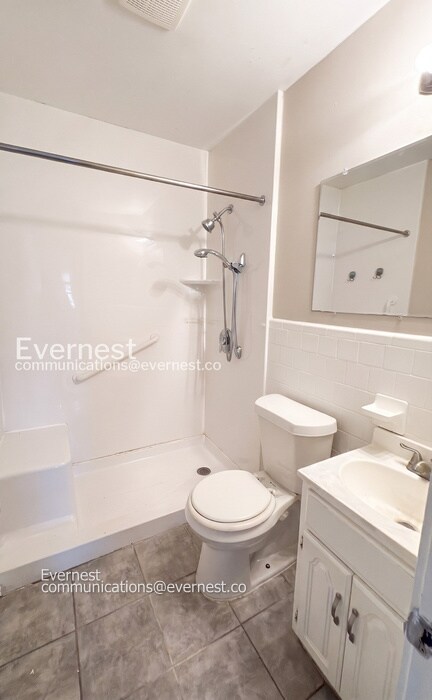 Building Photo - 200 Woodward Dr