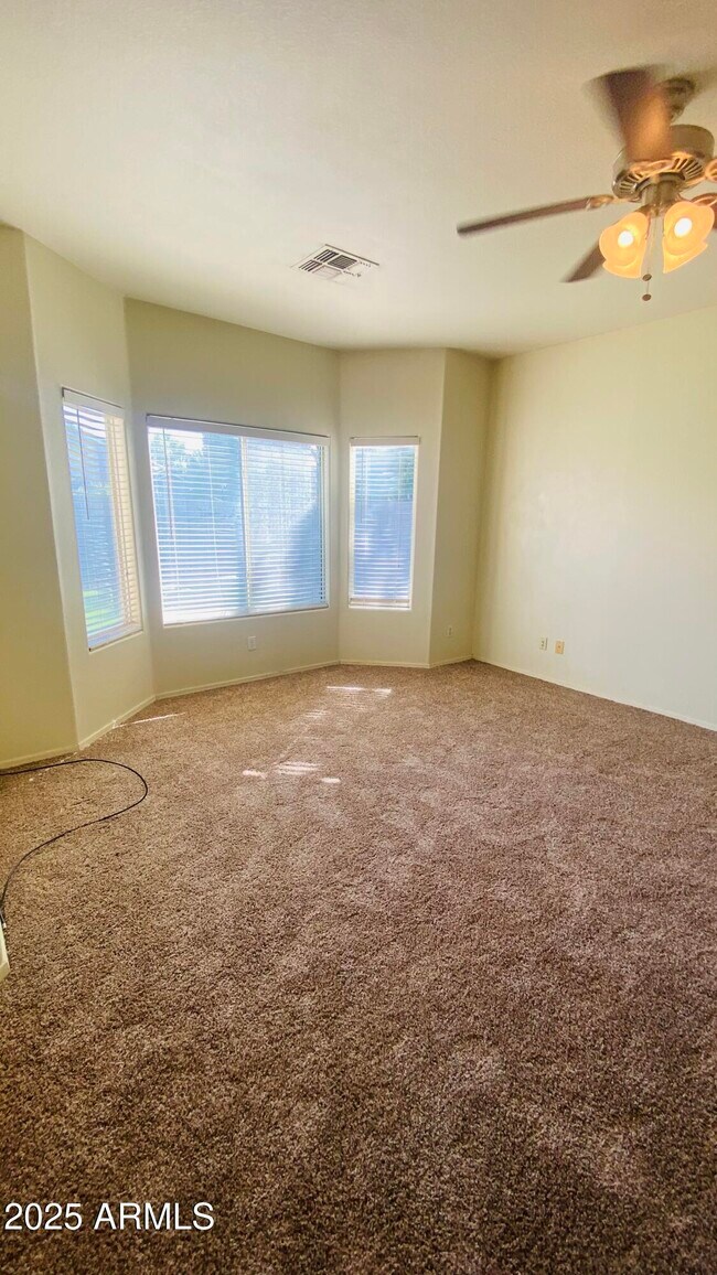 Building Photo - 8147 W Ross Ave
