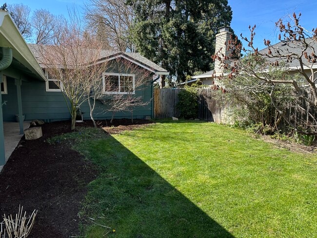 Building Photo - 720 Freeman Rd