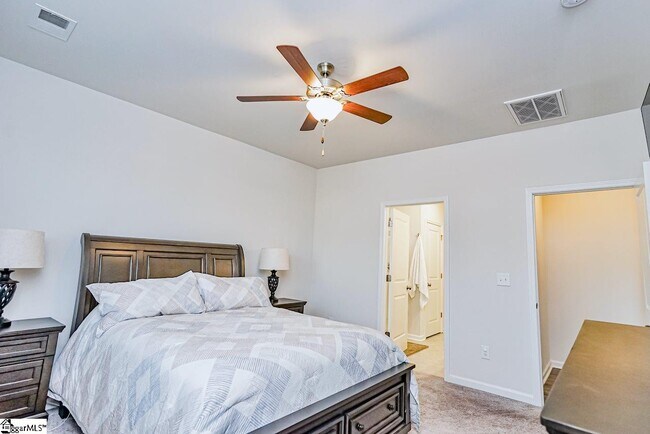 Building Photo - 431 White Peach Way