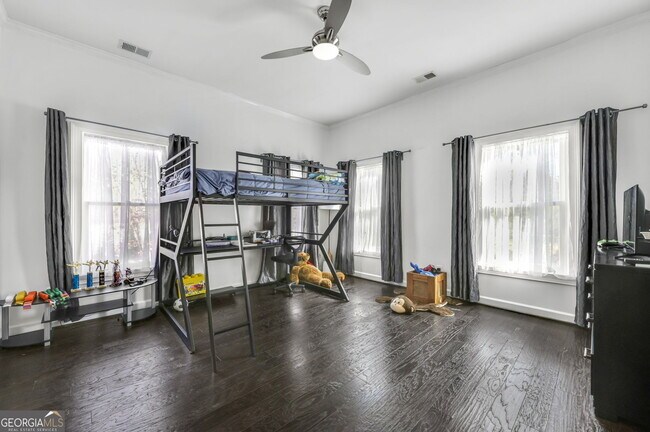 Building Photo - 300 Island Cove Dr