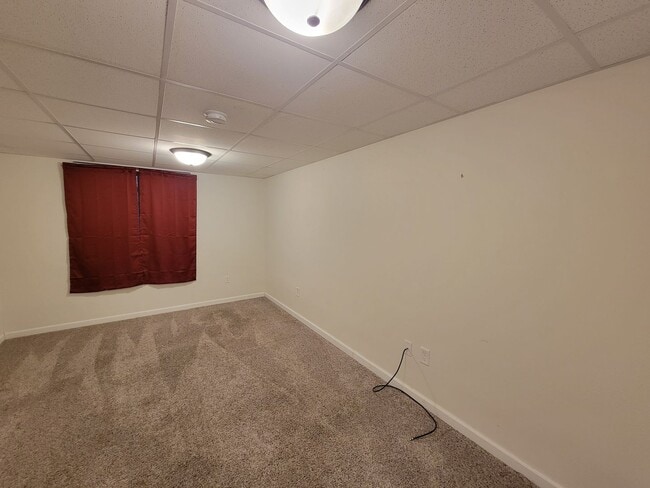 Building Photo - 4 Bed 2 Bath house for Rent!