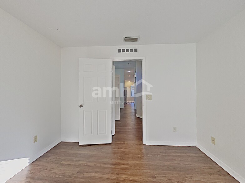 Building Photo - 1612 Westerly Dr