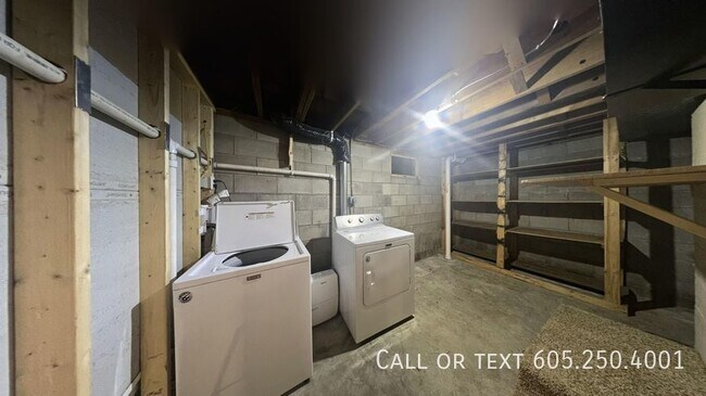 Building Photo - Spacious, Stylish, and Convenient Living