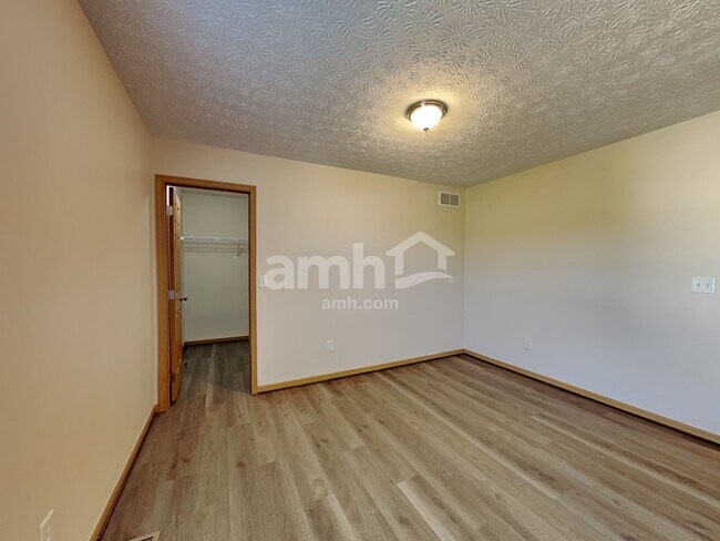 Building Photo - 8510 Reynoldswood Dr