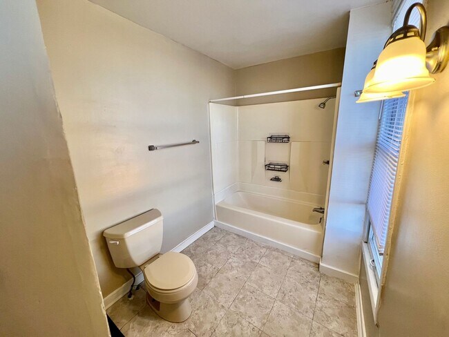 Building Photo - 701 S. Center