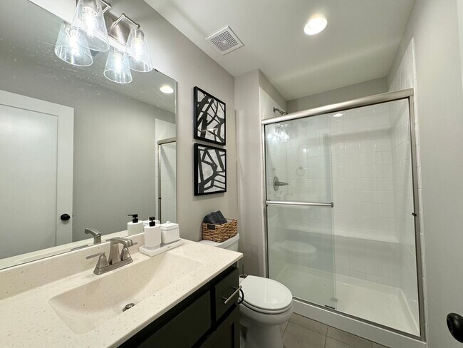 Building Photo - 717 Corbin Terrace