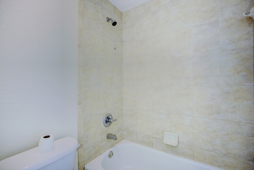 Building Photo - 221 Beech Way NW